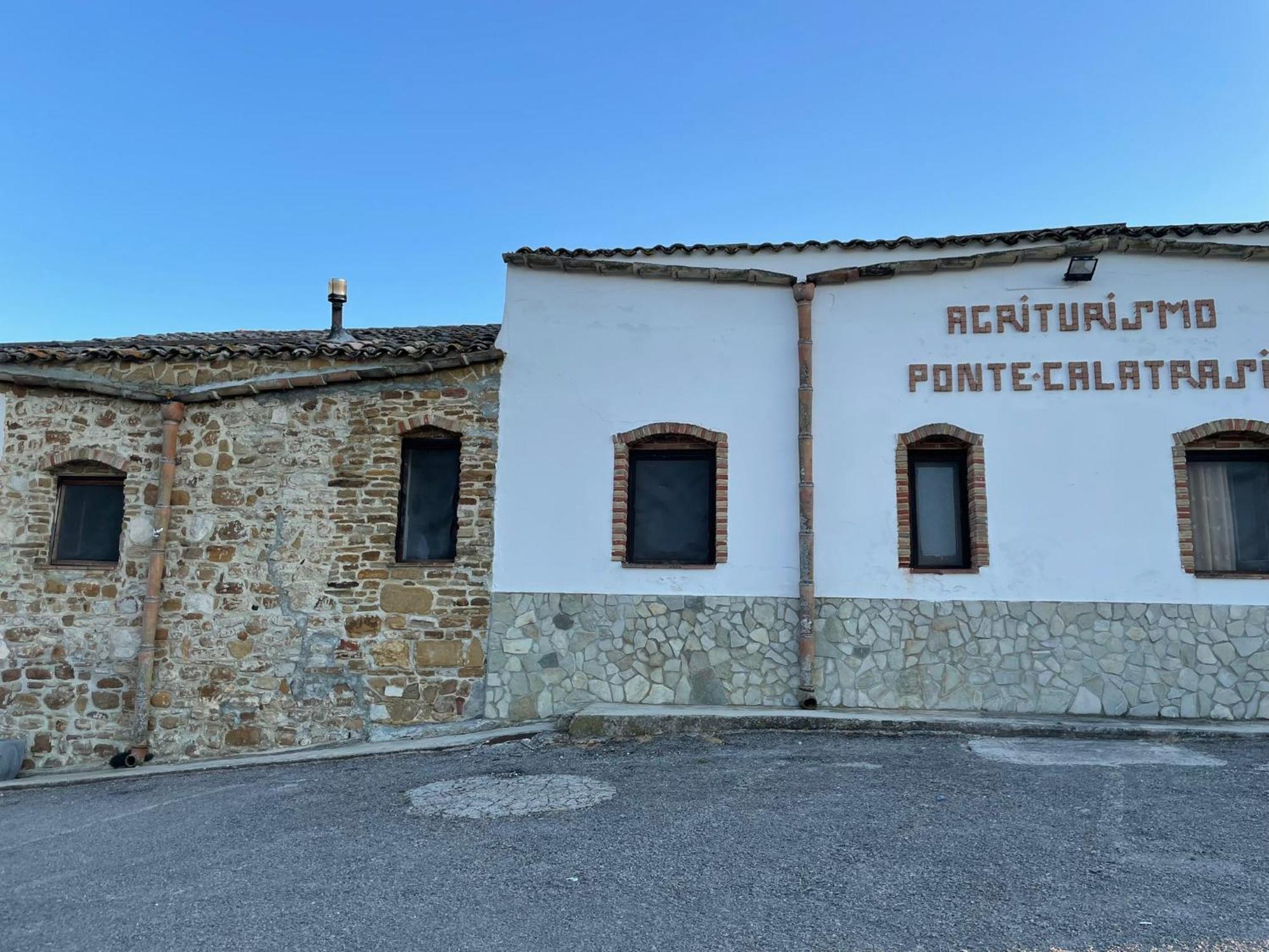Ponte Calatrasi Agriturismo Roccamena Exterior foto