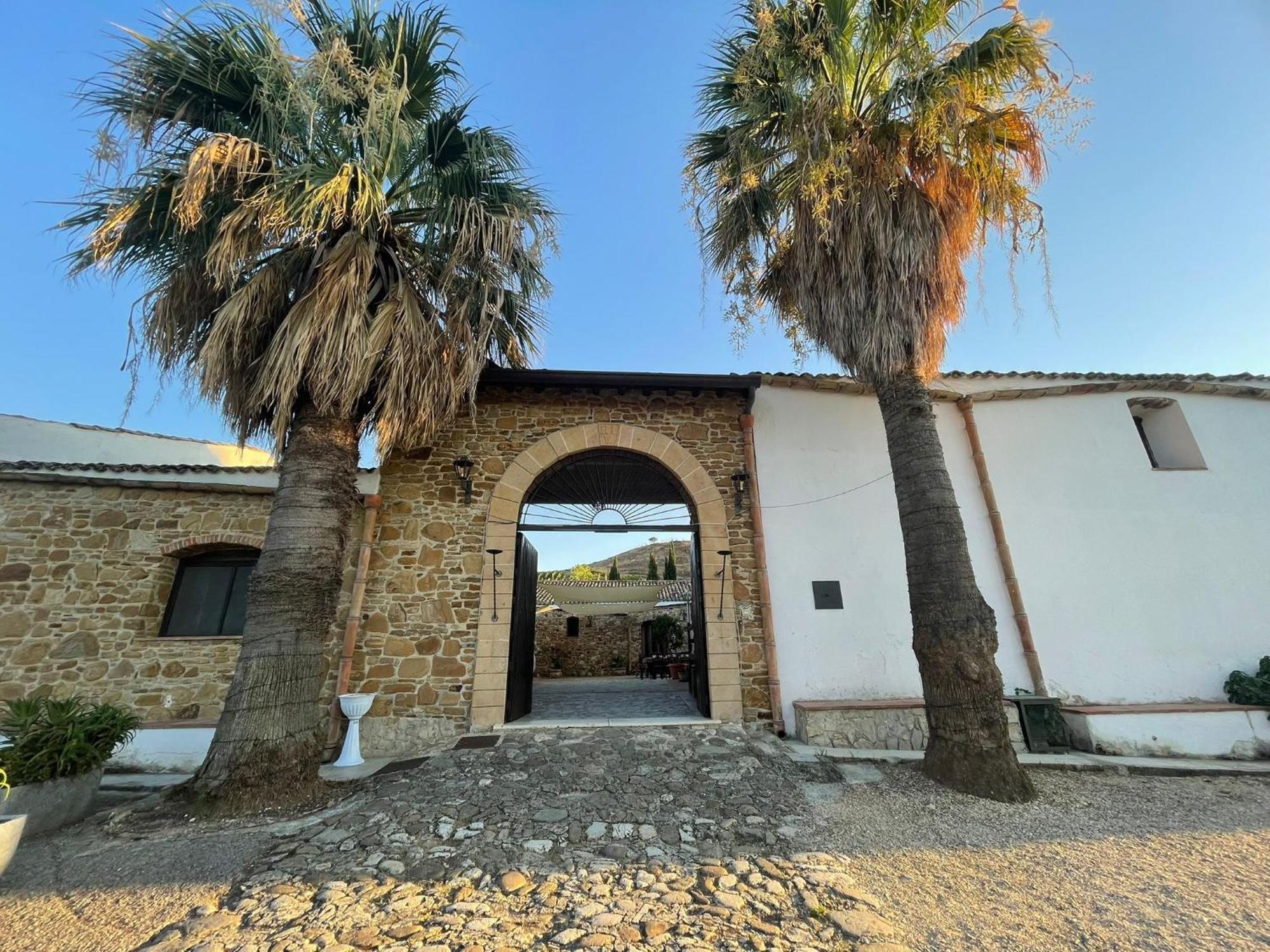 Ponte Calatrasi Agriturismo Roccamena Exterior foto